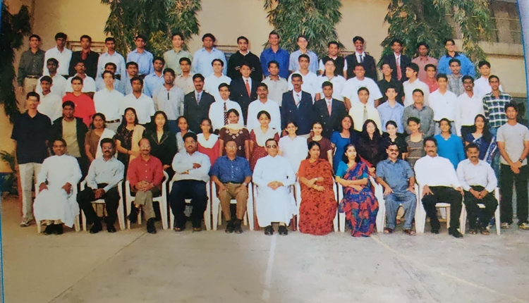 Alumni_30_2002 A