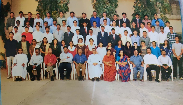 Alumni_30_2002 A